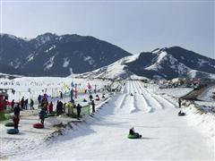 阳光滑雪场