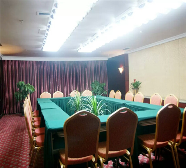 乌鲁木齐东方龙酒店会议室