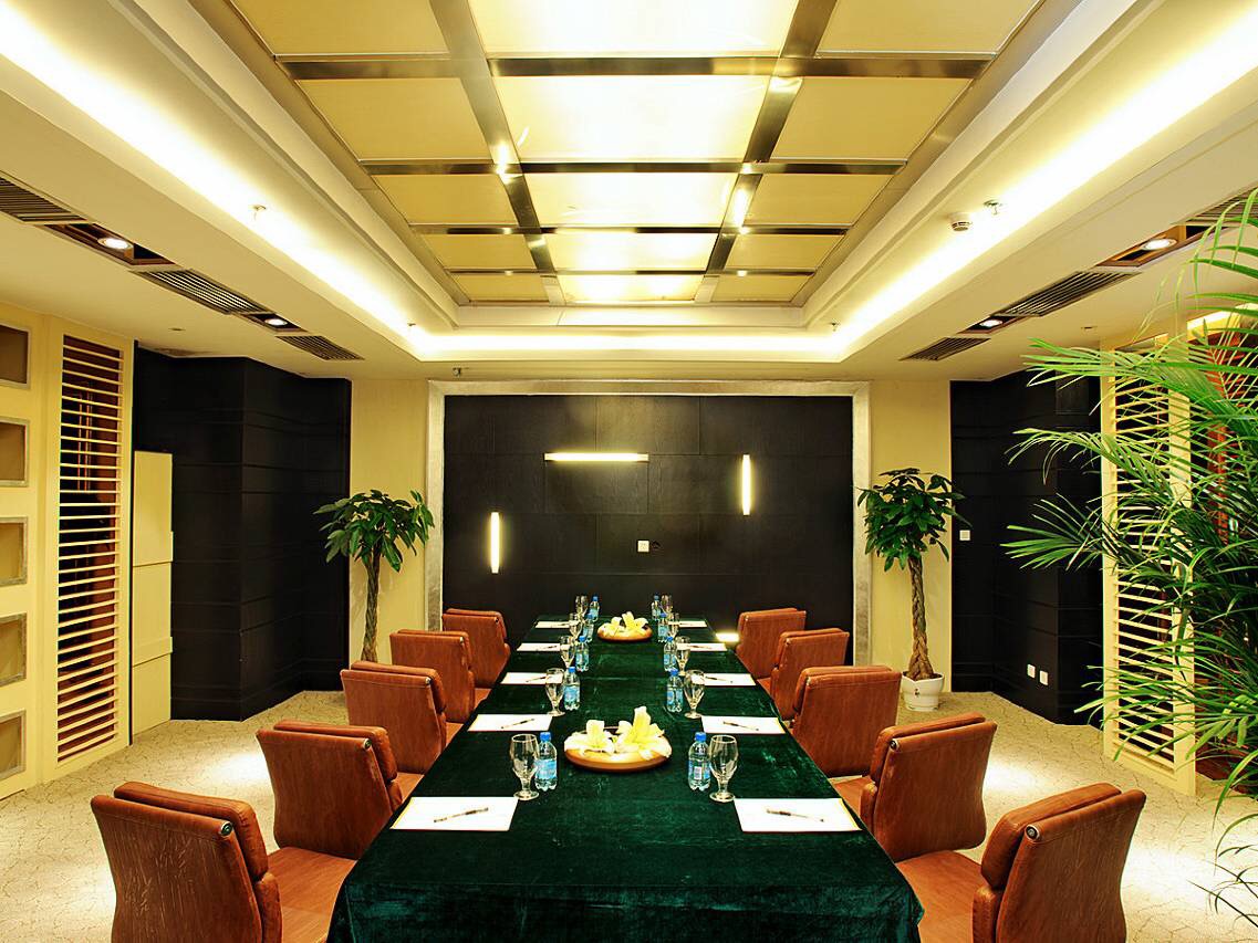 哈密禾禾中州国际饭店会议室